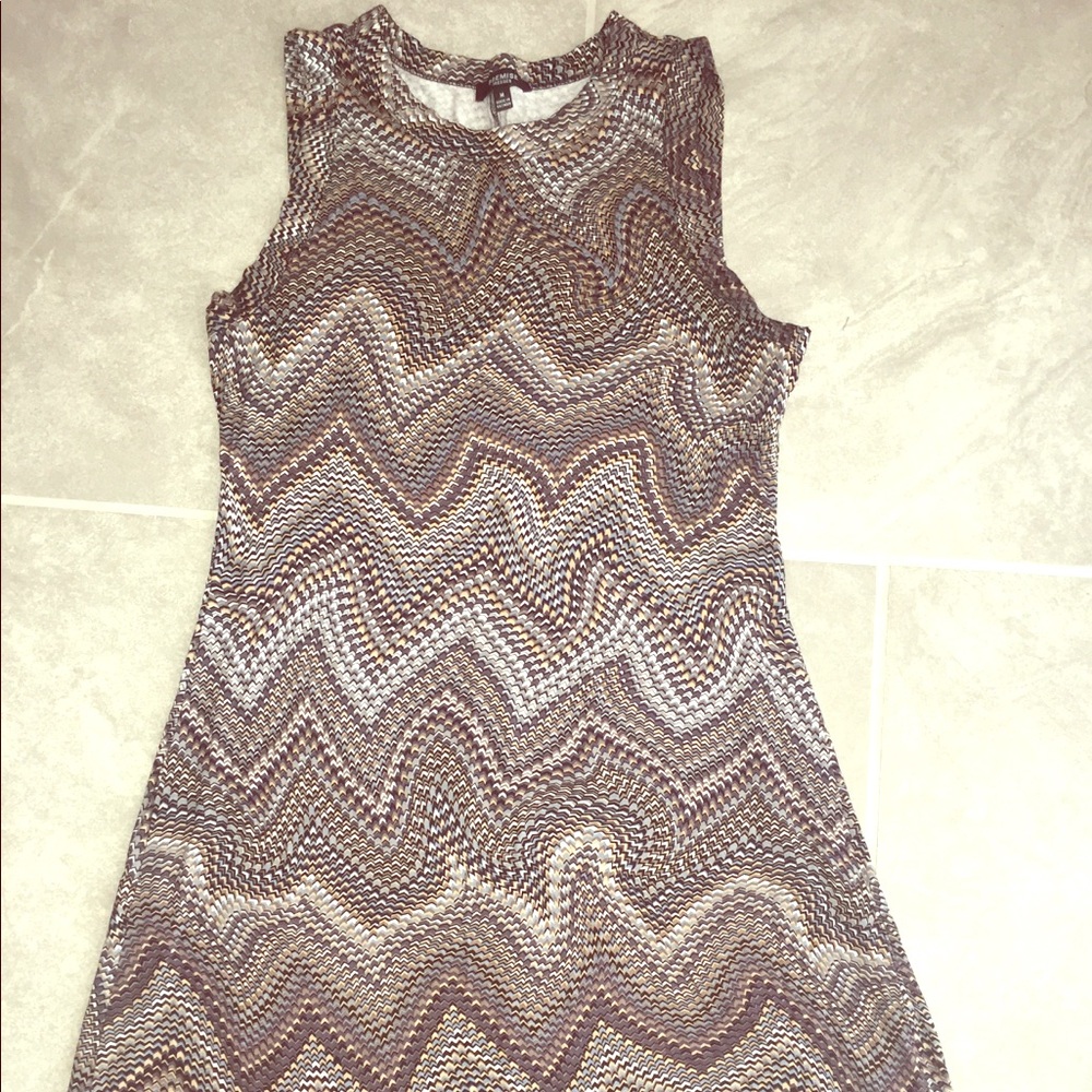 Premise Knee-Length Stretchy Dress (Size Medium)